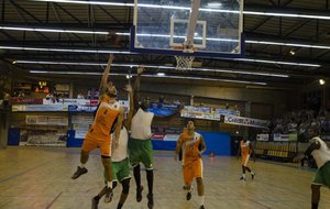 Match d'exihition de début de saison à la salle DESBUQUOIS de HAZEBROUCK  avec le BCM GRAVELINES face à l'ESSM LE PORTEL